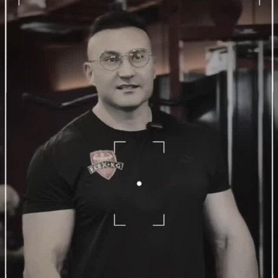 Упражнения для плеча