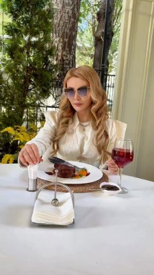 Этикет: Зубочистка за столом