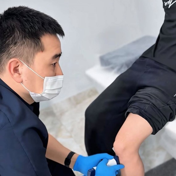 С чем связана боль под коленом при ходьбе, беге или нагрузке?