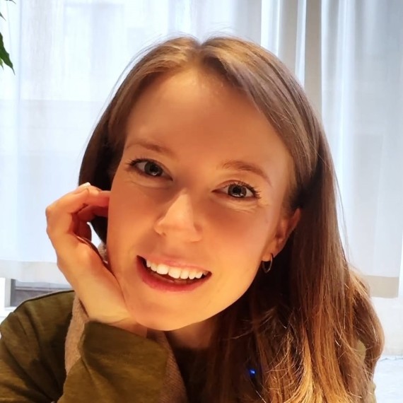 В чем разница между «Жакшы көрүү» и «Сүйүү»? 