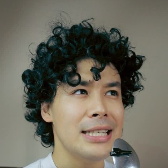 Что означает фраза "EASY ON THE EAR"?