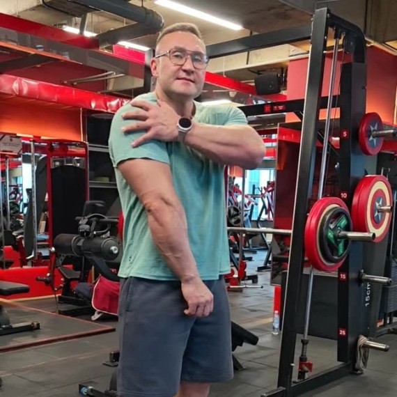 Упражнение для восстановления плечевого сустава и поясничного отдела позвоночника